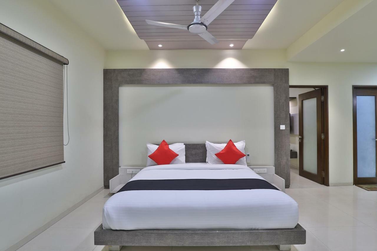 Capital O 47284 Atithi Resort Bharuch Εξωτερικό φωτογραφία