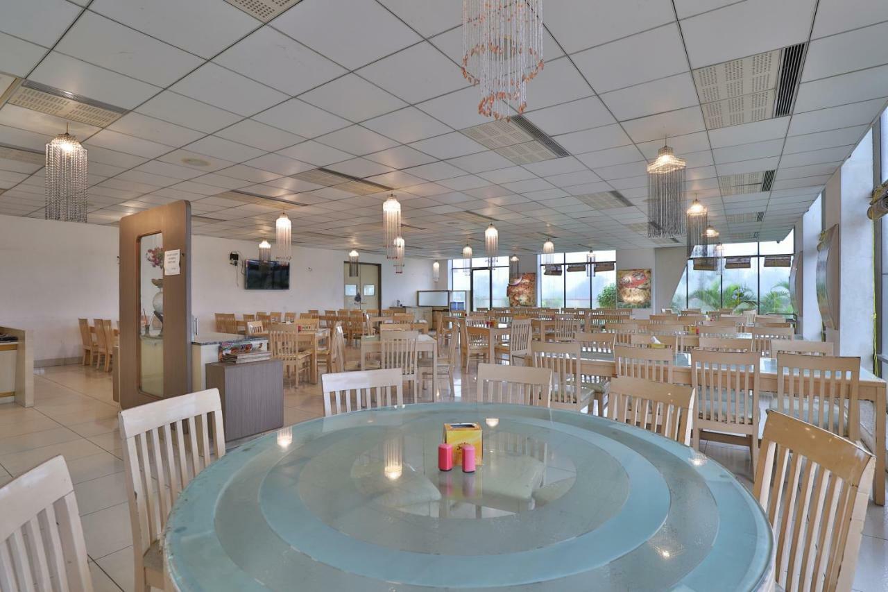 Capital O 47284 Atithi Resort Bharuch Εξωτερικό φωτογραφία