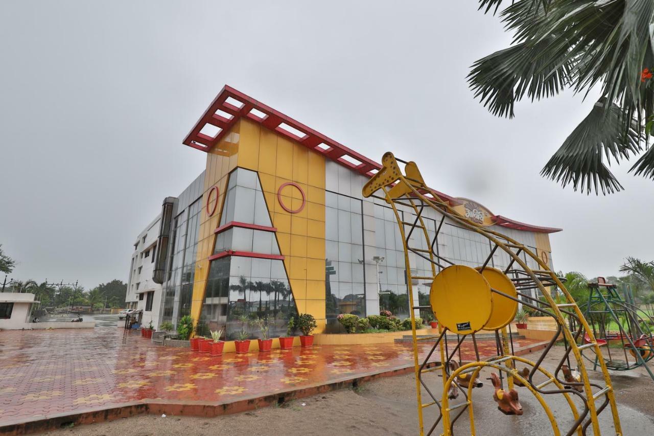 Capital O 47284 Atithi Resort Bharuch Εξωτερικό φωτογραφία