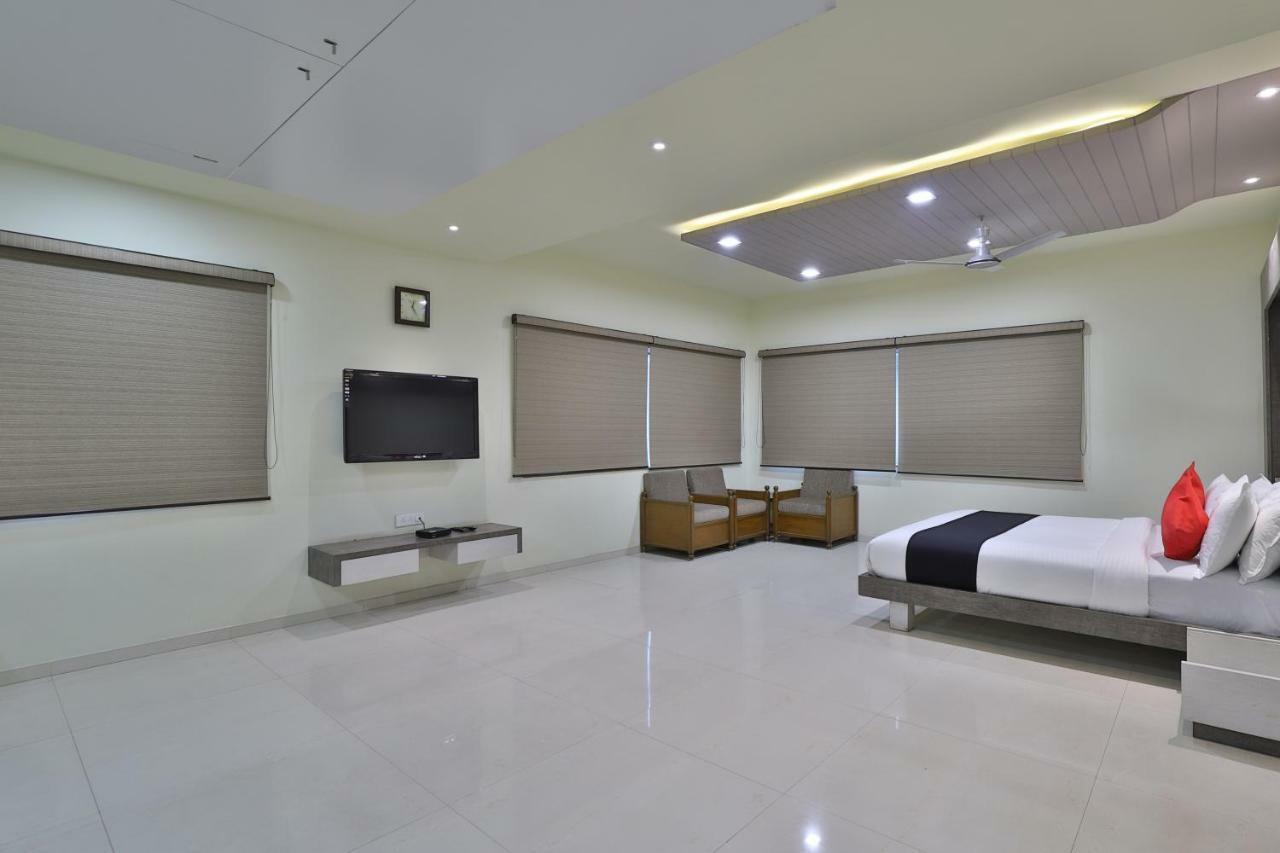 Capital O 47284 Atithi Resort Bharuch Εξωτερικό φωτογραφία